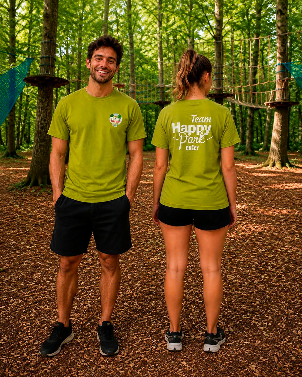 T-shirts vert clair Happy Park, présentés de face et de dos en forêt