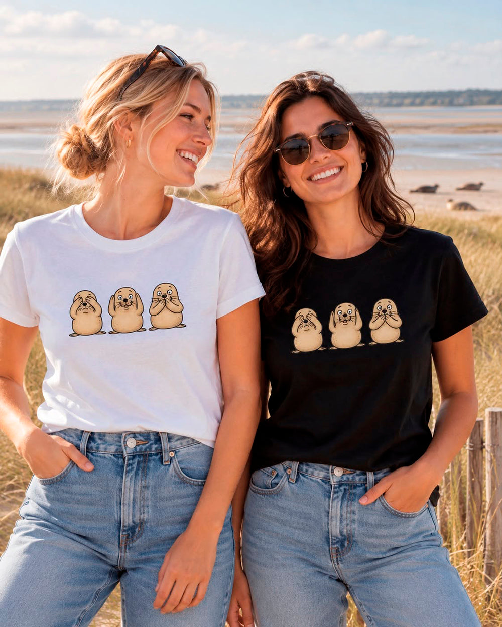 Deux femmes portant des t-shirts blanc et noir avec motifs Regards de Phoques
